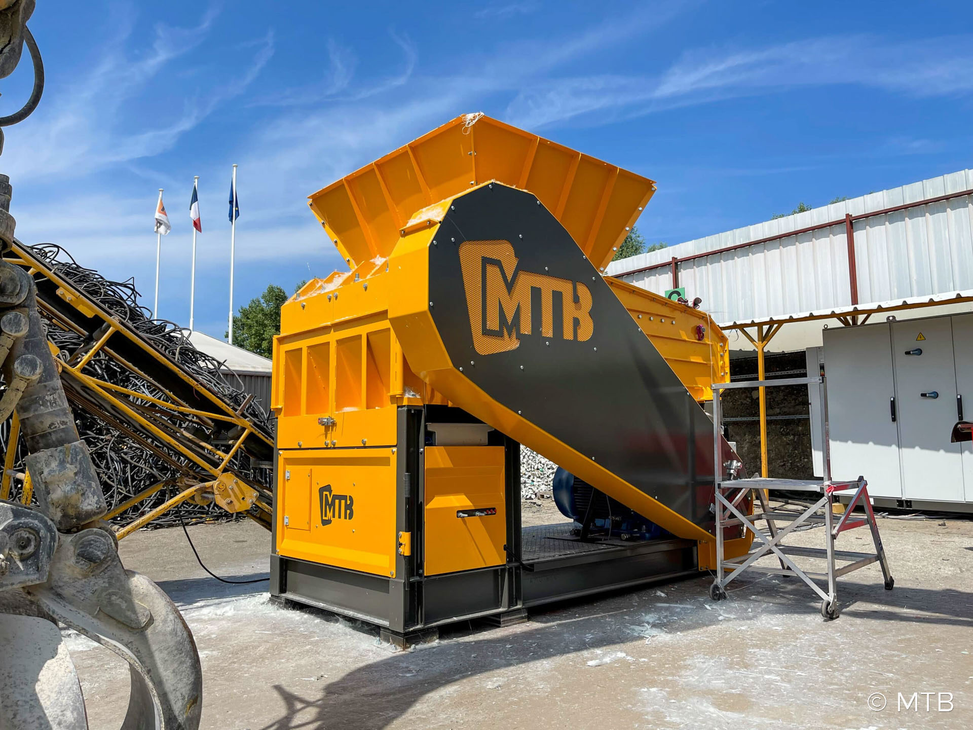 BVR compact shredder for recycling by MTB
