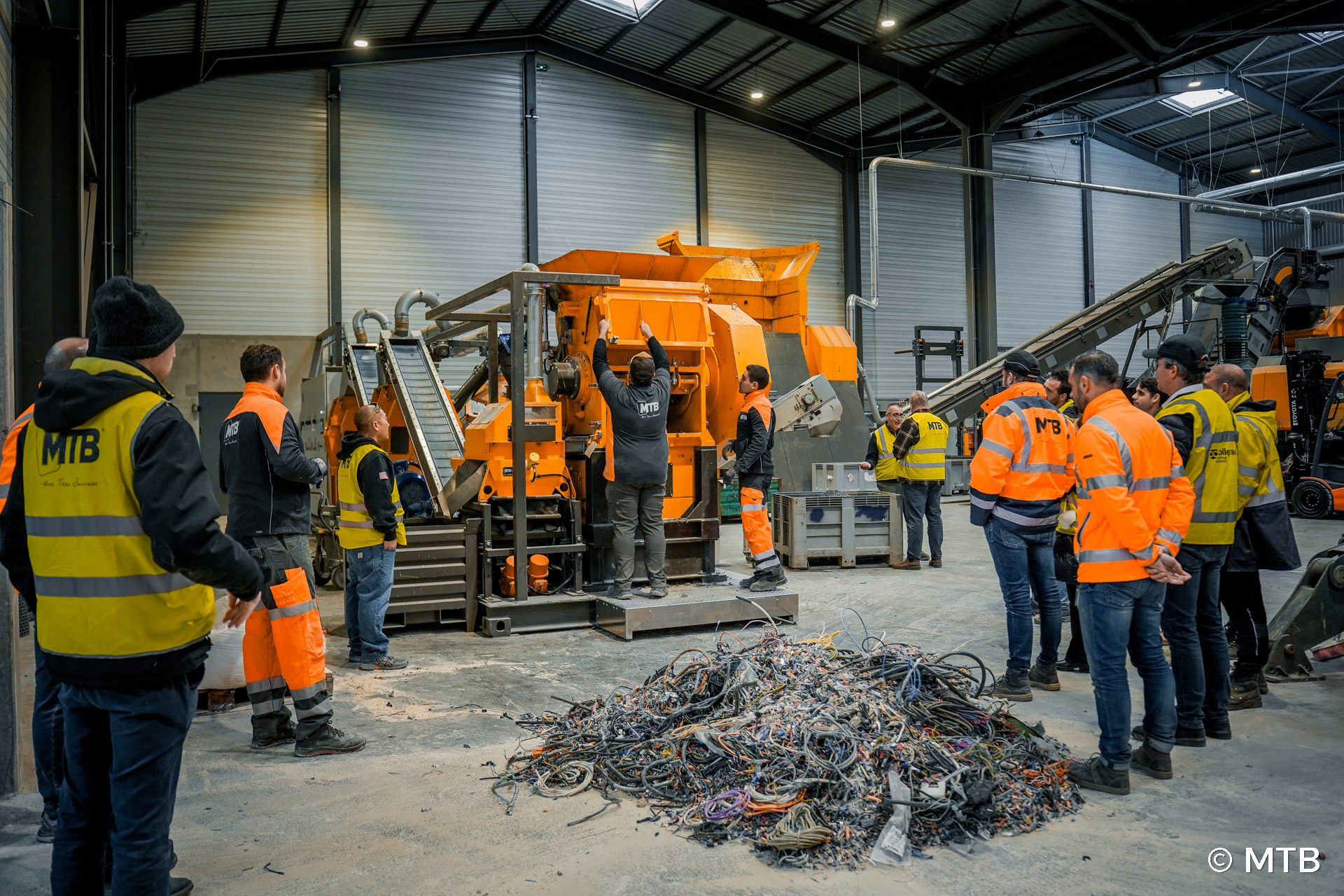 Maintenance demonstration of the MaX : a compact recycling line by MTB recycling