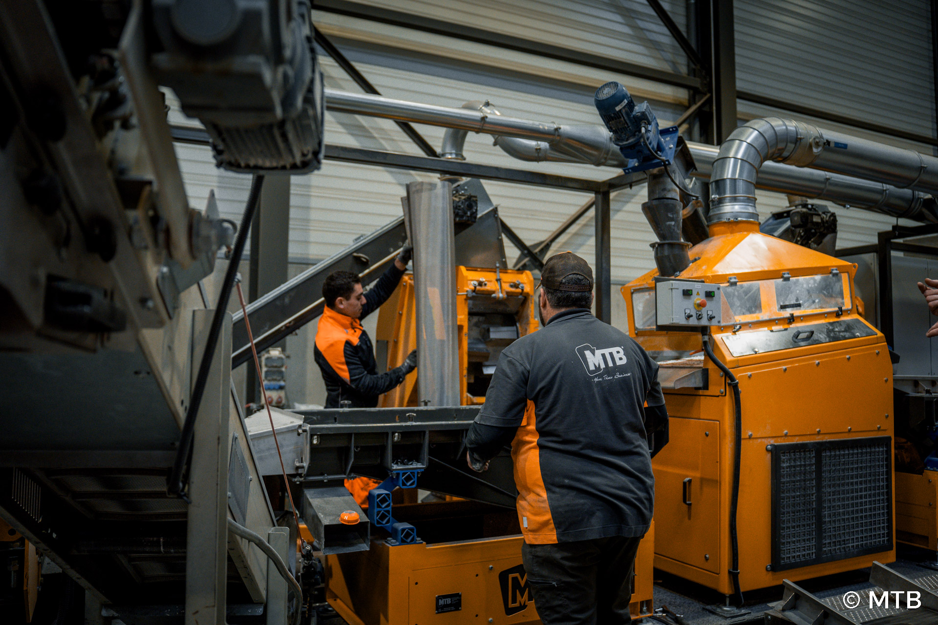 Maintenance demonstration of the MaX : a compact recycling line by MTB recycling